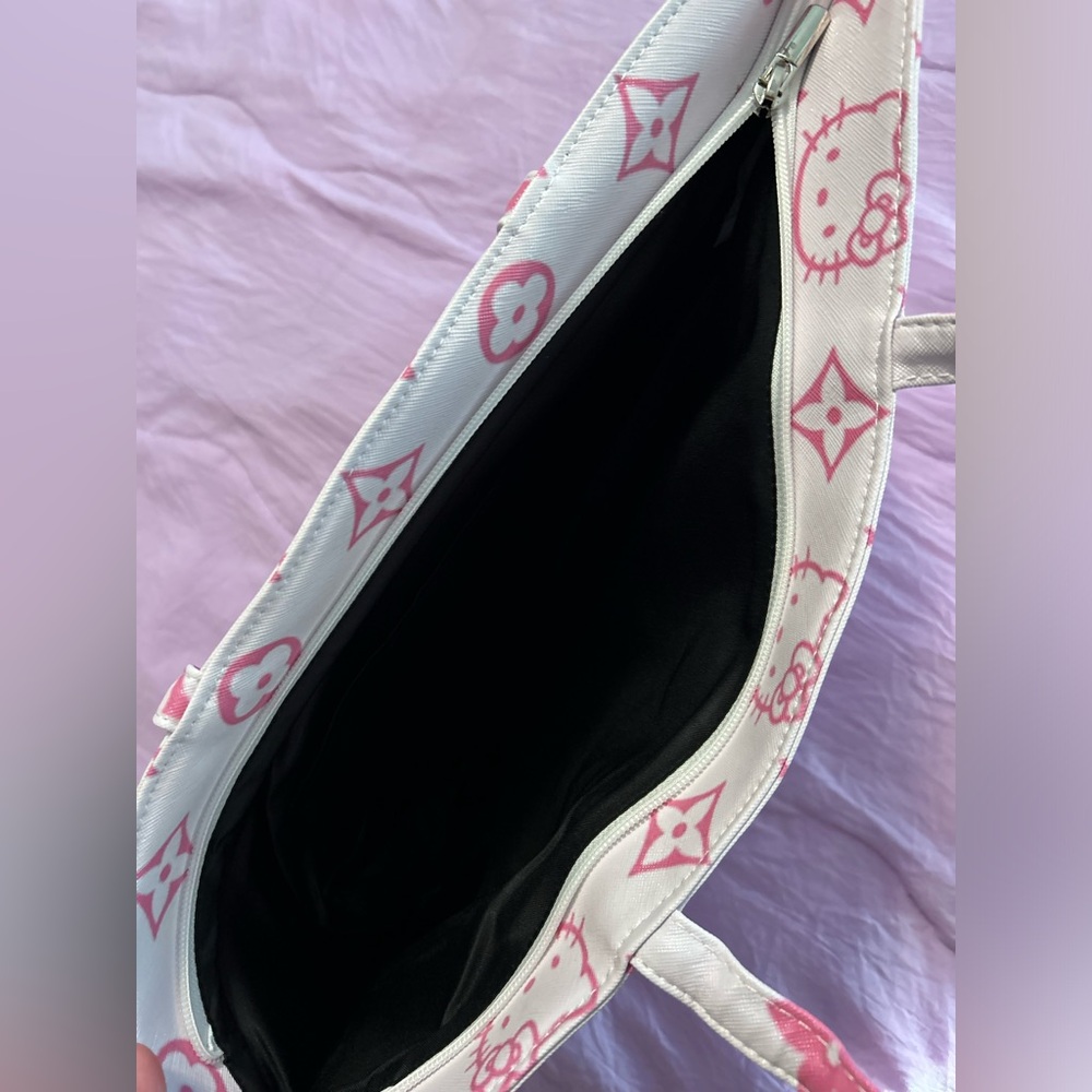 Hello Kitty Tote Bag - Picture 2 of 2